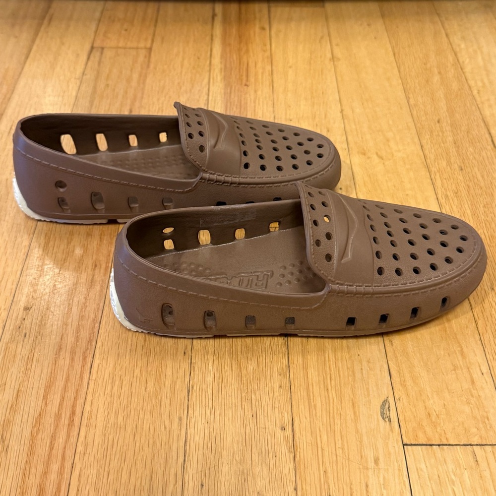 Boy’s New Size 3 Brown Floafers